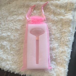 Mary Kay Rose Quartz facial roller